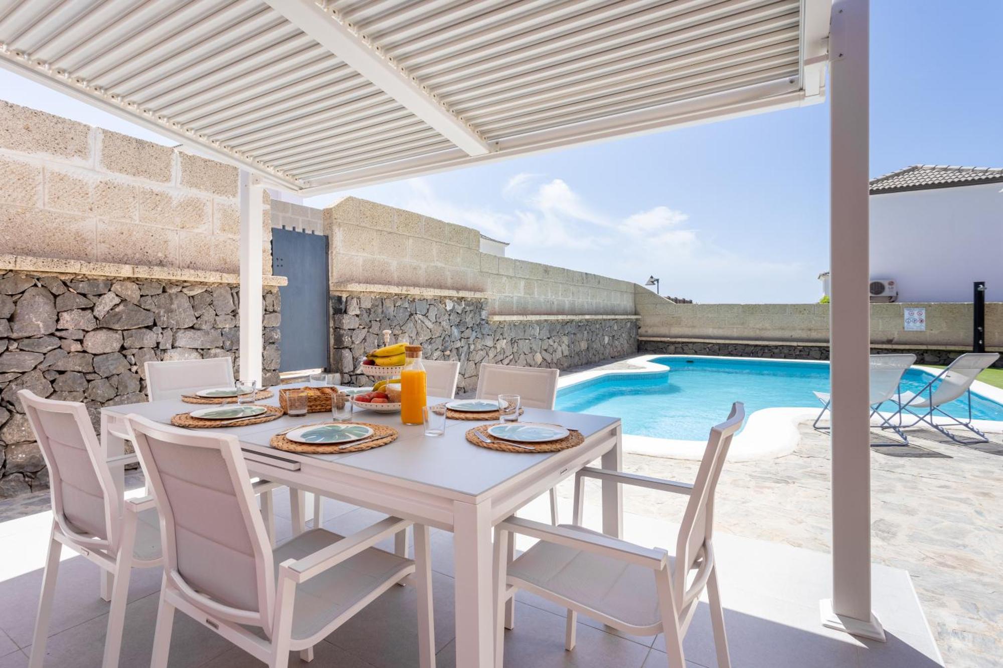 Villa Chloe Costa Adeje Tenerifesummervillas Giant Private Pool 11 Meters Long Costa Adeje (Tenerife) Exterior foto